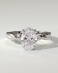 trinity-solitaire-oval