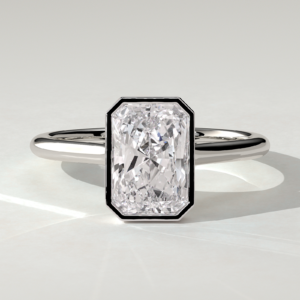 zoe-solitaire-bezel